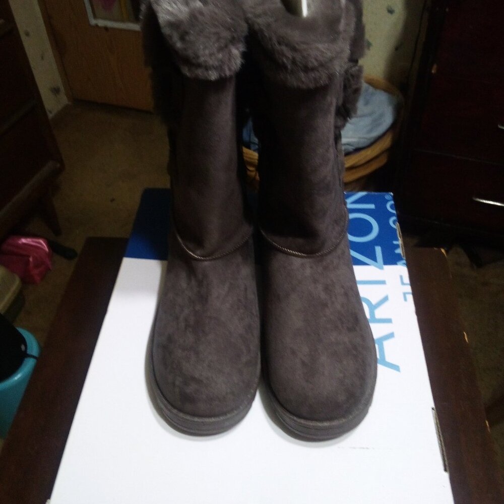 Arizona Shaw Truffle Boots